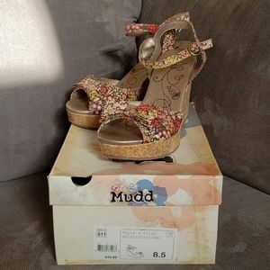 Mudd Floral Wedges Sz. 8.5